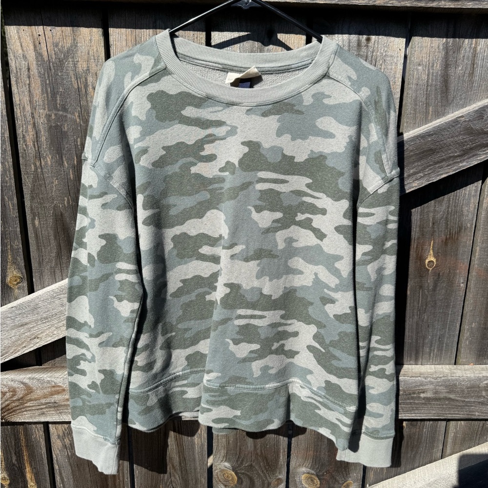 Universal Thread Womens Camo Print Long Sleeve Pu… - image 2
